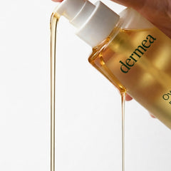 Overnight Firming Oil pouring